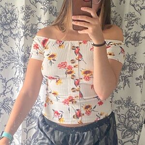 ✨HP✨Rue21 White Floral-Print Off-the-Shoulder Top